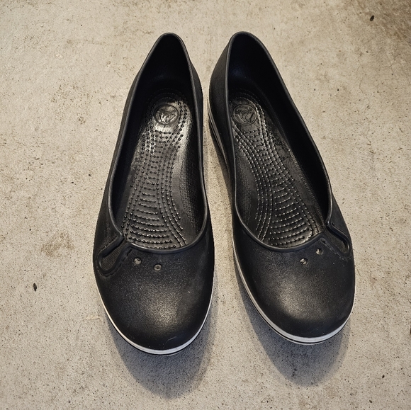 Womens Crocs - Picture 2 of 3